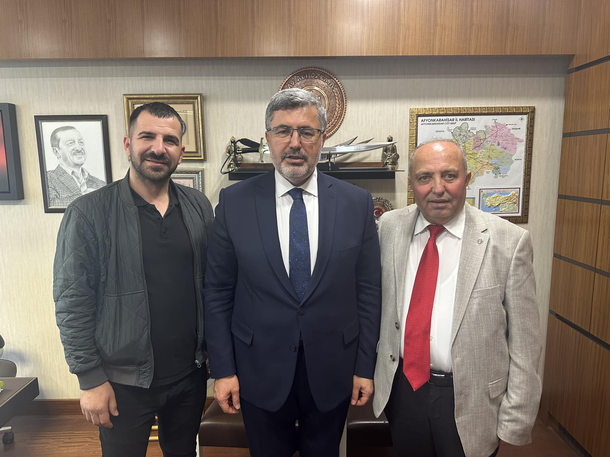 AK Parti Milletvekili Ali Özkaya, Hacı Bektaş-ı Veli Kültür Dernekleri Federasyonu Başkanı Mustafa Güllü'yü TBMM'de ağırladı