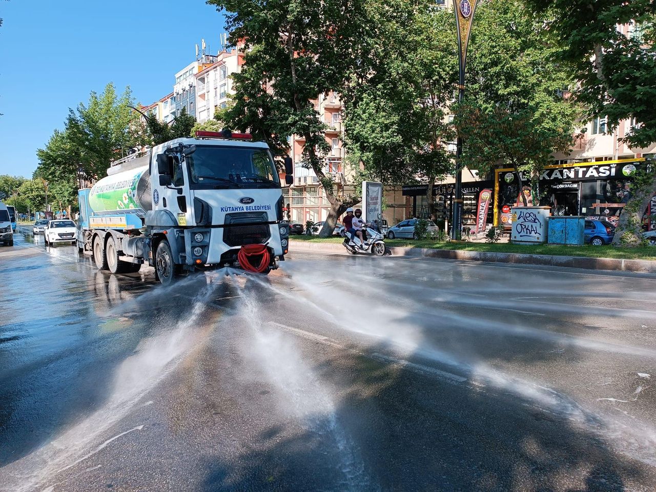 Kütahya Belediyesi Kurban Bayramı Temizlik Çalışmalarına Devam Ediyor