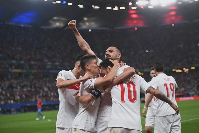 Türkiye A Milli Futbol Takımı Avrupa Şampiyonası'nda Çekya'yı Mağlup Ederek Bir Üst Tura Yükseldi
