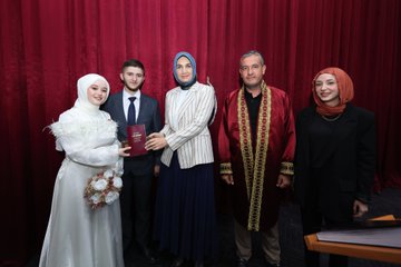 Afyonkarahisar Valisi Doç. Dr. Kübra Güran Yiğitbaşı, Özlem Örenkaya'nın oğlu ile Büşra Özdemir'in Nikah Törenine Katıldı