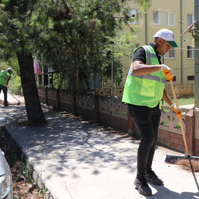 Dinar’da Temizlik Çalışmaları Aralıksız Devam Ediyor