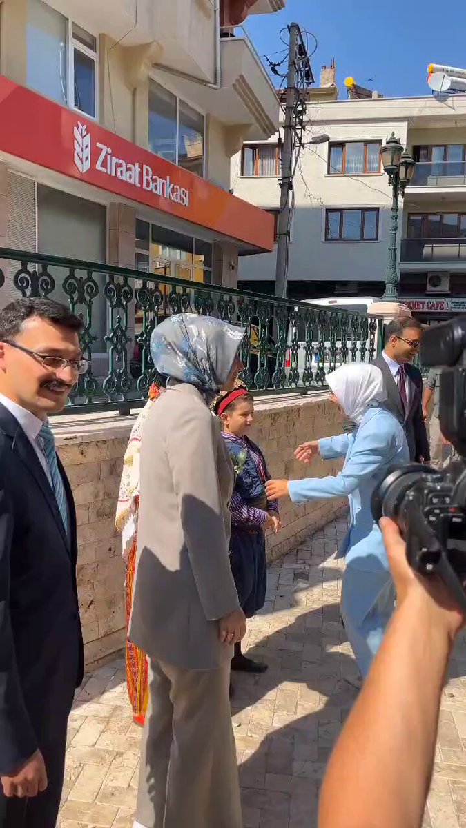 Aile ve Sosyal Hizmetler Bakanı Emirdağ'ı Ziyaret Etti