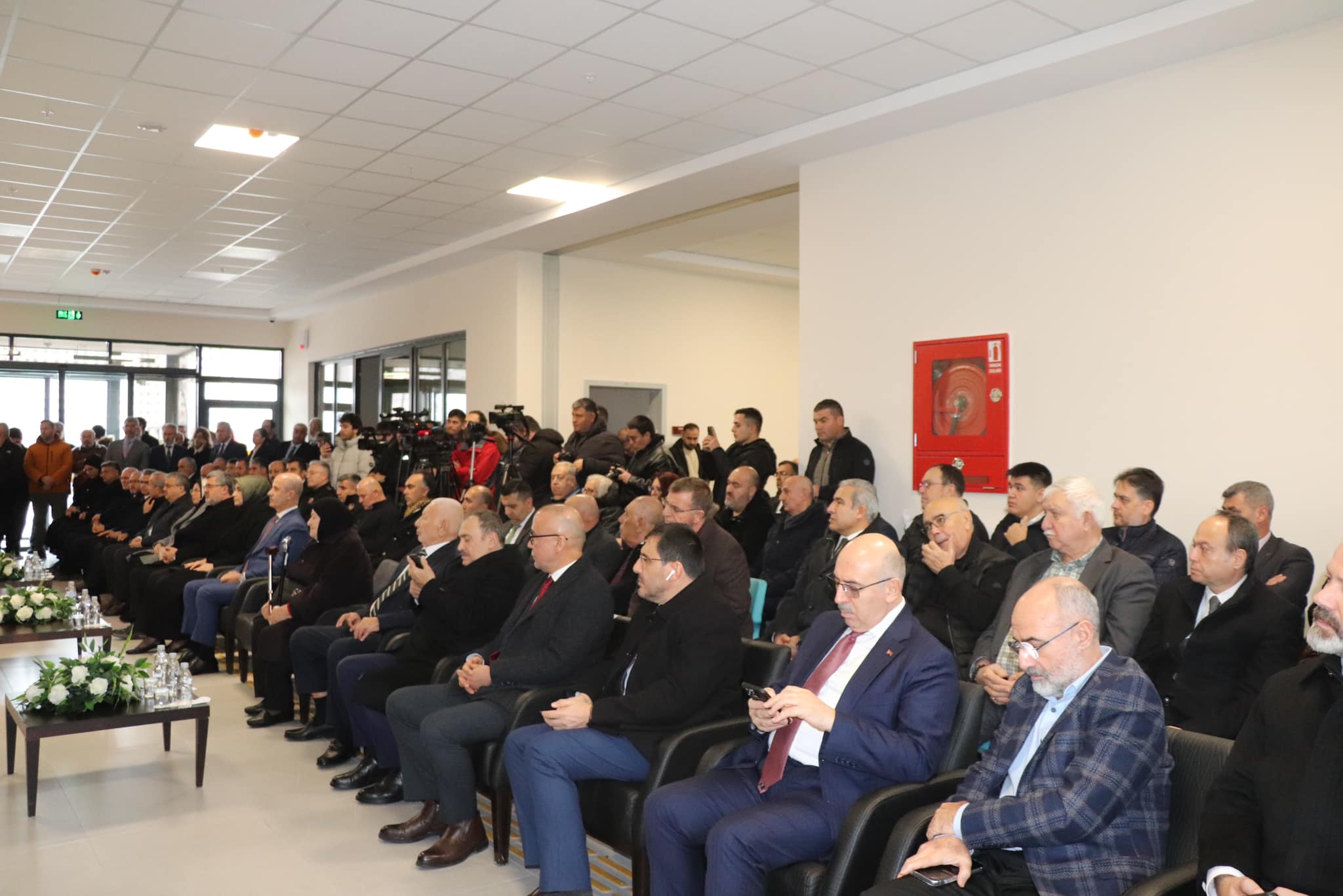 Afyon'da İlahiyat Fakültesi'nin Yeni Eğitim Binası Açıldı