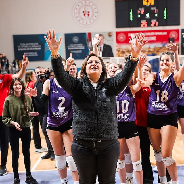 Afyon Belediye Yüntaş Voleybol Takımı Zaferle Yürüyor