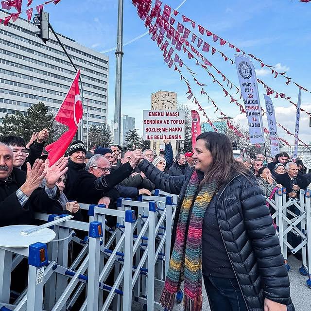 Emekçiler Sefalet Ücretine Karşı Tandoğan Meydanı'nda Toplandı