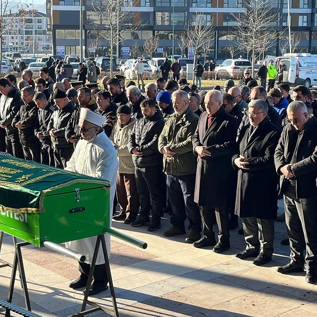 Afyonkarahisar'ın Sevilen İsmi Ünal Kılıçsalı Son Yolculuğuna Uğurlandı