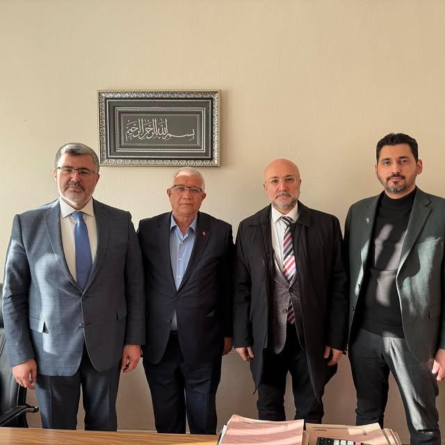 AKP Milletvekili Ali Özkaya, Eski İl Başkanı Hüseyin Menteşi'yi Ziyaret Etti