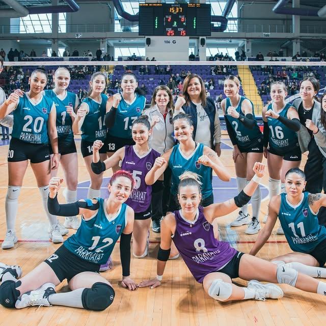 Afyon Belediye Yüntaş Voleybol Takımı Zaferle Döndü