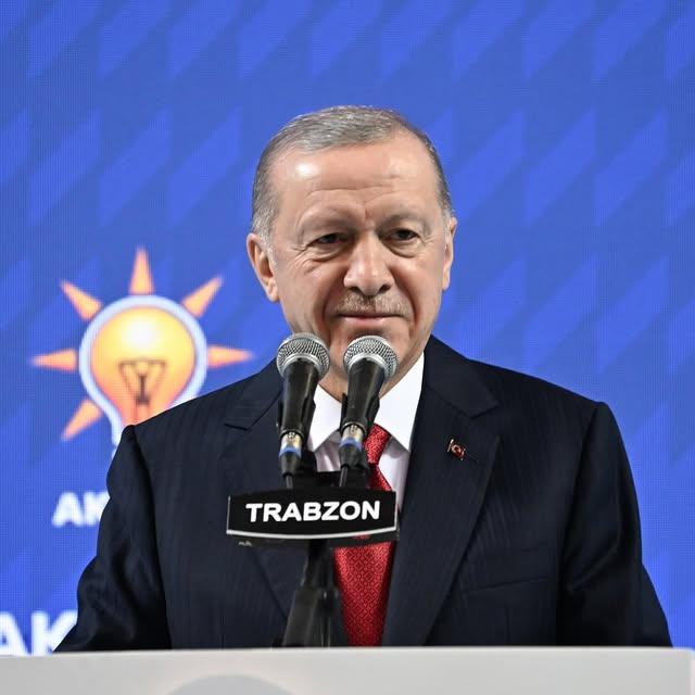 AK Parti, Rize ve Trabzon İl Kongrelerini Coşkuyla Gerçekleştirdi