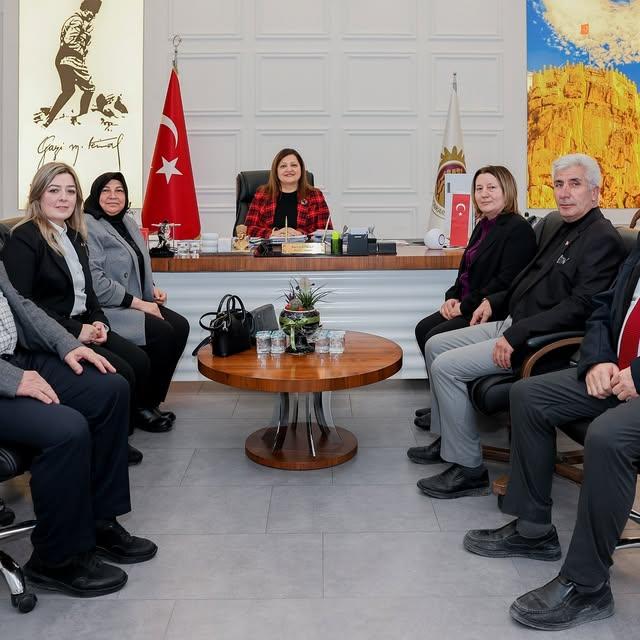 Afyonkarahisar Belediye Başkanı Burcu Köksal'dan Muhtarlara Teşekkür