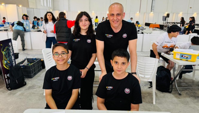 Kocatepe Ortaokulu Dünya Robot Olimpiyatında Büyük Başarıya İmza Attı 
