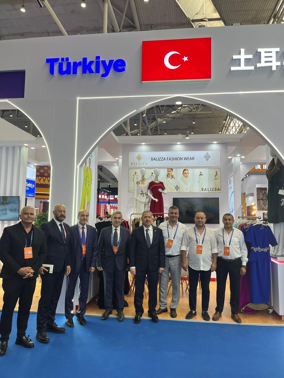 Türk ihracatçılar İpek Yolu’nun Batı’ya açılan kapısı Urumçi’de yeni işbirliklerine imza attı        “8. Çin-Avrasya Expo