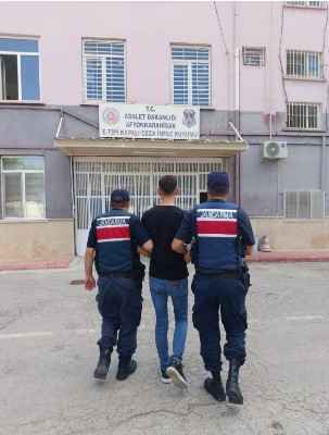 Aranan Suçlu Sandıklı'da Jandarma Tarafından Yakalandı