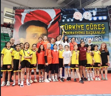 Afyonkarahisarlı Sporcular U-11 ve U-13 Türkiye Güreş Şampiyonasında büyük başarı elde etti