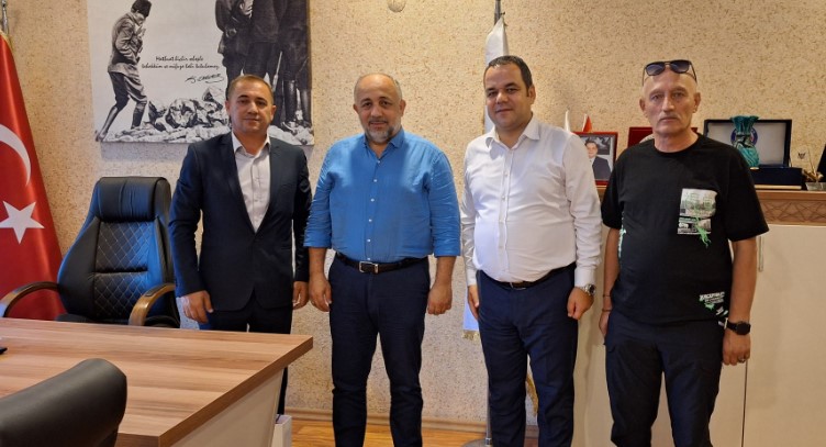 Gençlik Spor İl Müdürü İsmail Hakkı Kasapoğlu, Afyon Gazeteciler Cemiyeti (AGC) Başkanı Önder Artuk ve yönetim kurulu üyelerini ziyaret etti