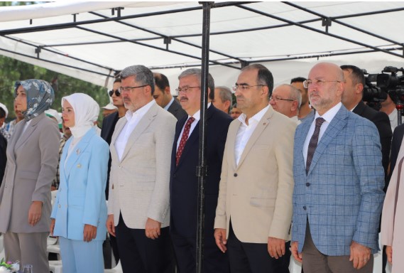 Aile ve Sosyal Hizmetler Bakanı Göktaş, Döğer Belediyesinin Toplu Açılış Töreni’nde konuştu.