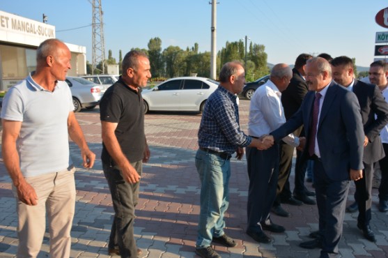 Milletvekili Mehmet Taytak, Sinanpaşa İlçe teşkilatı tarafından düzenlenen köy muhtarları toplantısına katıldı.