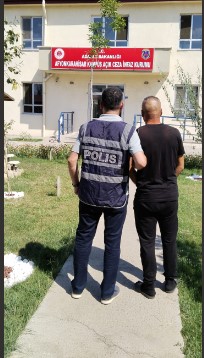 Yalaması bulunan şahıs polis tarafından Yakalanarak Cezaevine Gönderildi.