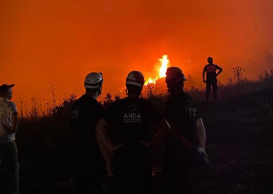 Yangına Gönüllü ilk müdahale ANDA ‘dan geldi.