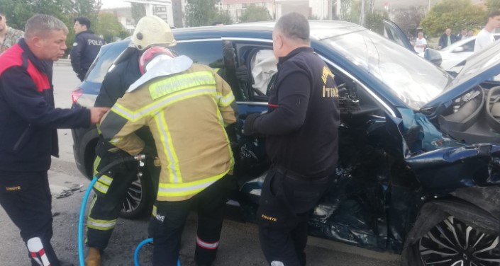 Afyonkarahisar-Kütahya Karayolu’nda Trafik Kazası Meydana geldi.