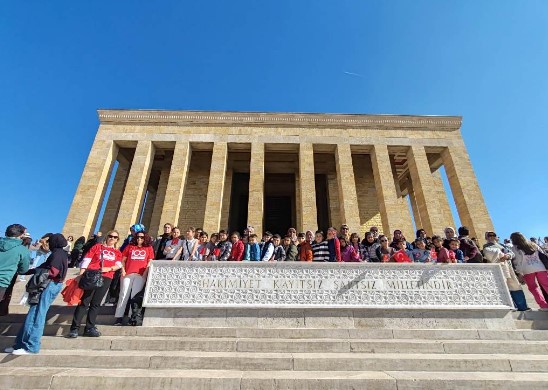 AFYONKARAHİSAR MERKEZ NURETTİN KARAMAN İLKOKULU'NDAN TARİHİ GEZİ