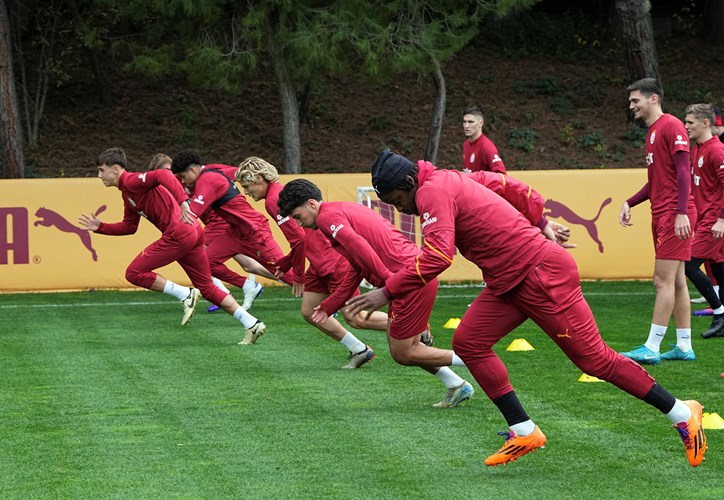 Galatasaray Futbol Kulübü net Global Sivasspor ile oynayacağı maç hazırlıklarına aralıksız devam ediyor