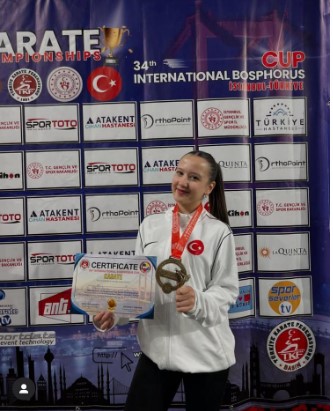 34. kez düzenlenen Uluslararası Boğaz İçi Karate Turnuvası, 25 ülkeden 4100 sporcunun katılımıyla  heyecanla gerçekleşti. 