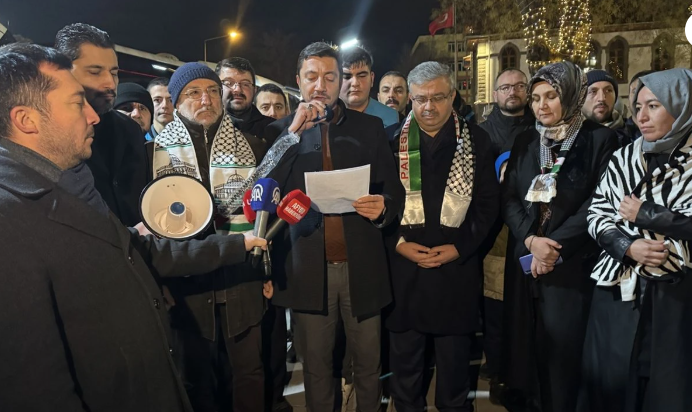    Galata'da bir başkaldırı başlatıyoruz