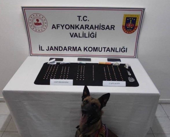 Jandarma Narkotik Tespit Köpeği  Affetmiyor.