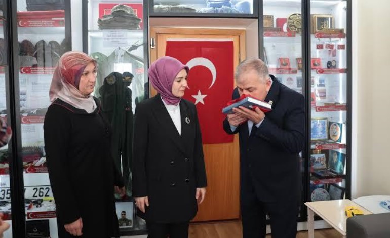 Aile ve Sosyal Hizmetler İl Müdürlüğü Her Daim Şehit Yakınları ve Gazilerin Yanında