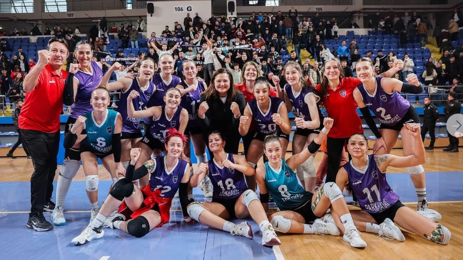 Afyon Belediye Yüntaş Voleybol Yarı Finalde!