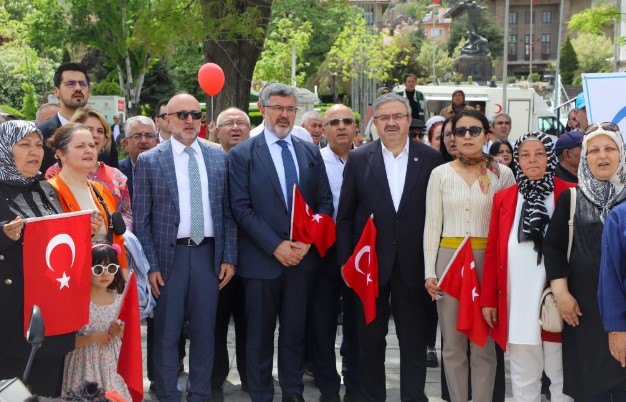 AK PARTİLİ ŞAHİN  