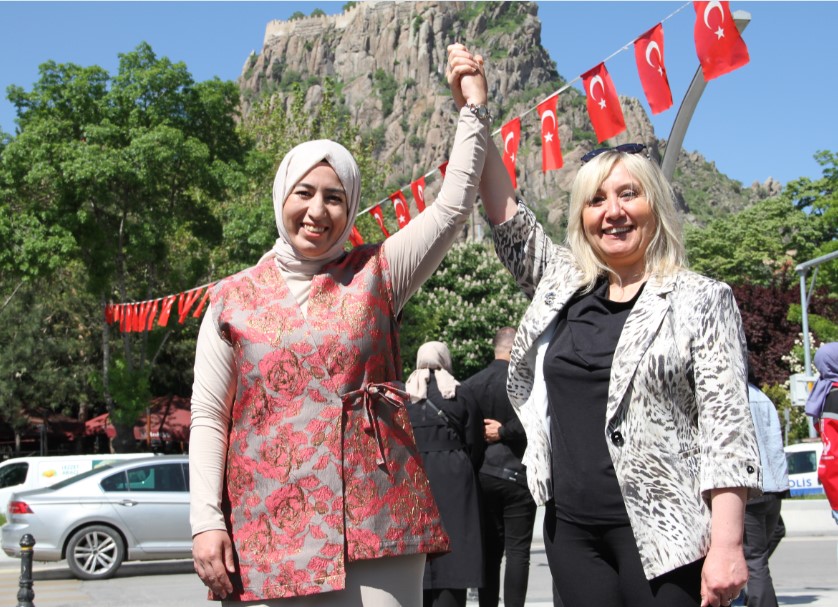 Cumhur İttifakı’ndan Aile Günü Yürüyüşünde El Ele Mesajı  