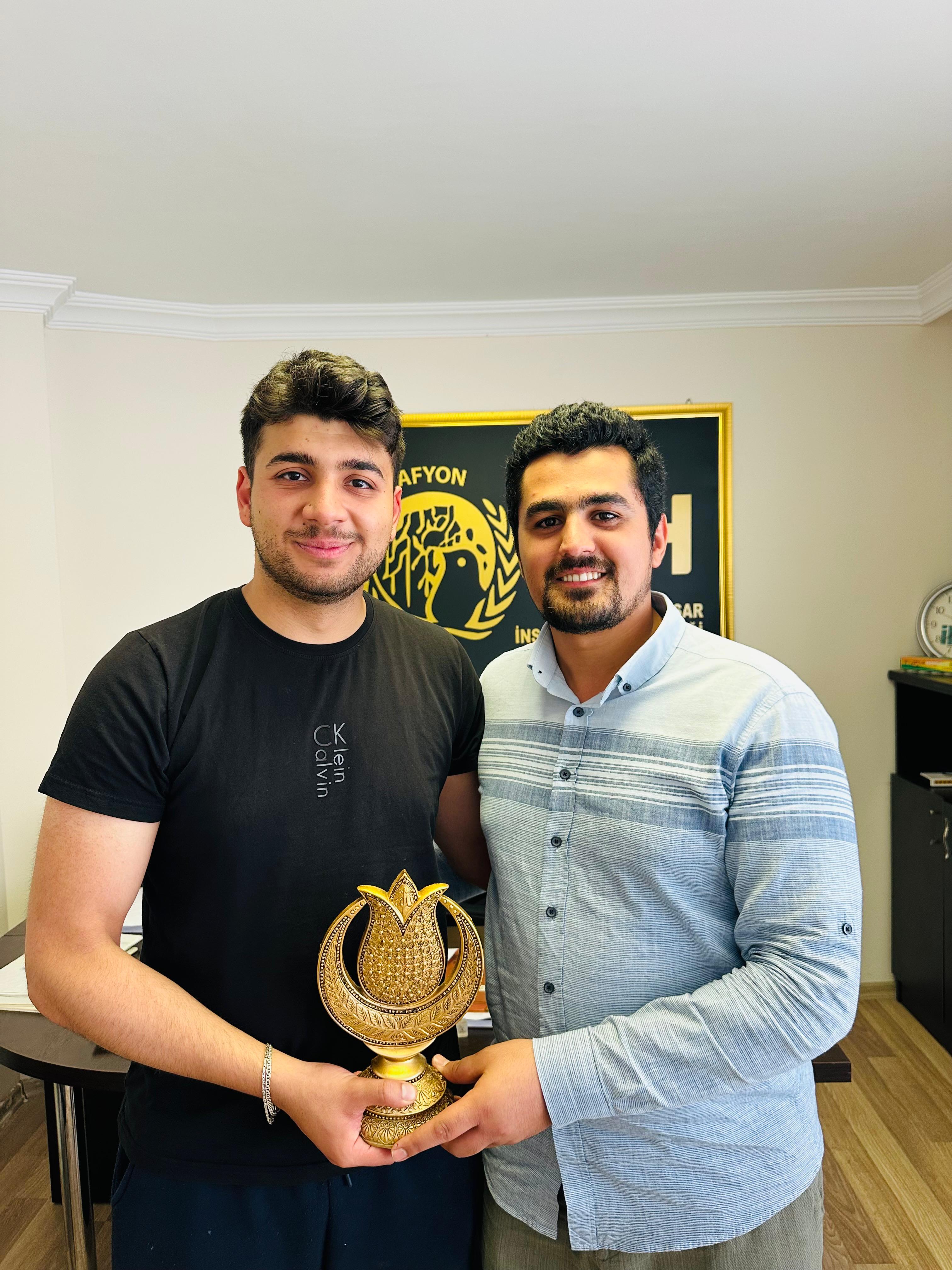 Genç İhh Afyon Başkanlık Değişimi