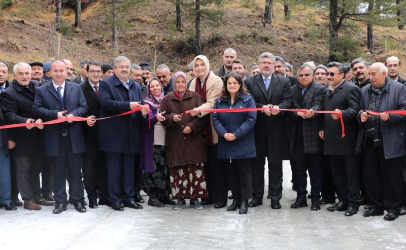 Hocalar-Sinanpaşa arası mesafe kısaldı