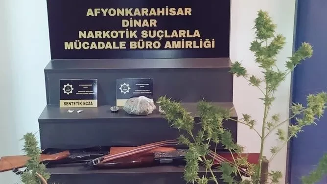 Afyon'daki 4 ilçeye eş zamanlı operasyon: çok sayıda uyuşturucu madde ele geçirildi