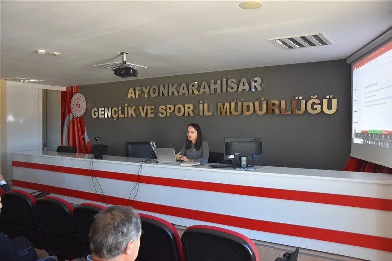 Afyonkarahisar Gençlik ve Spor İl Müdürlüğü, Bağımlılıkla Mücadele için Eğitim Düzenledi