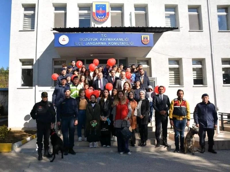 Bozüyük'te Jandarma, Koruma Altındaki Çocuklara Araçlarını Tanıttı