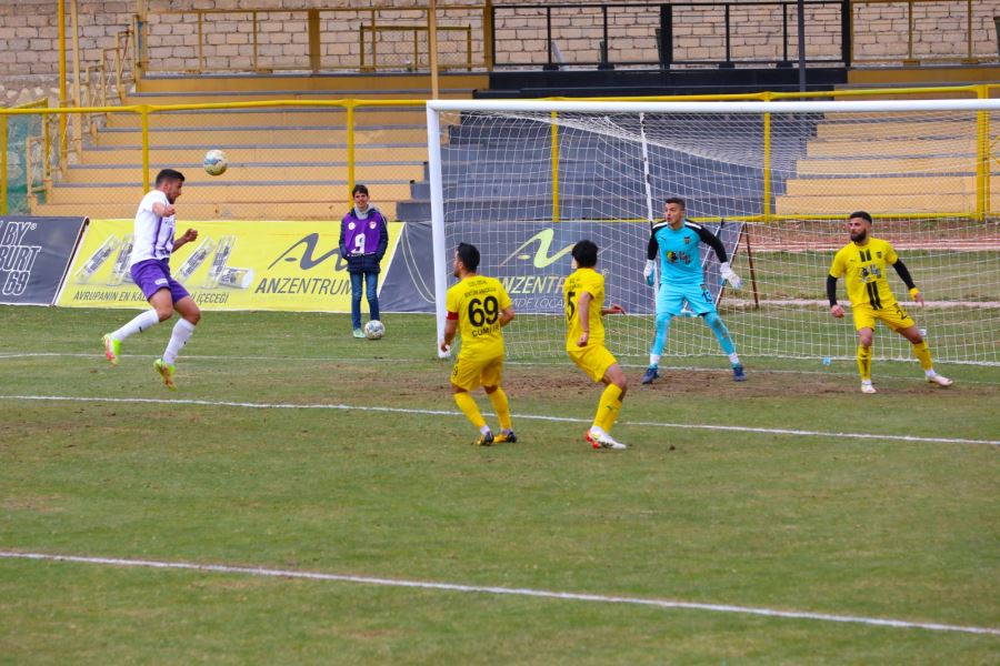 Afyonspor Bayburt'ta Berabere Kaldı.2-2