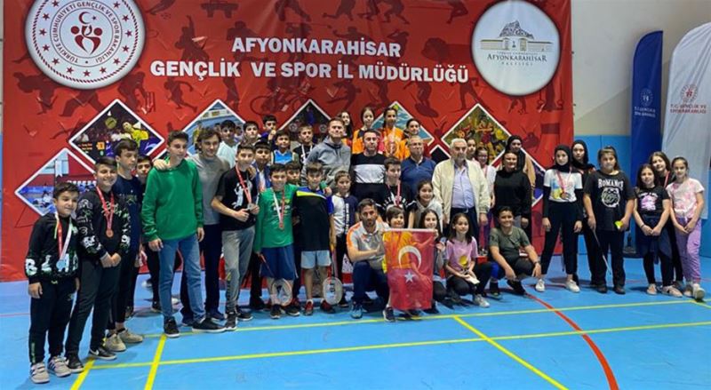 Cumhuriyetin 100. yılı kutlandı: Badminton Turnuvası tamamlandı