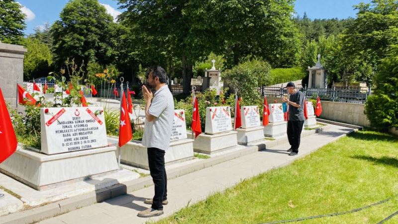 Kurban Bayramı Arifesinde Afyonkarahisar'da Mezarlıklara Ziyaret