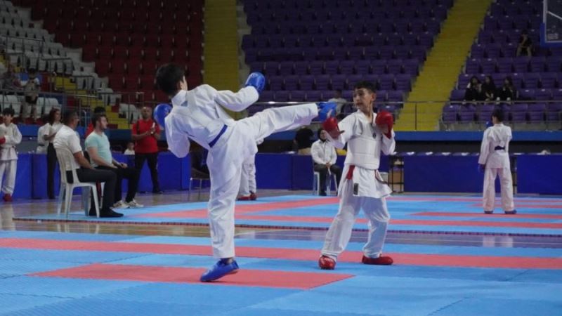 Karate Yarı Final Müsabakaları Sona Erdi