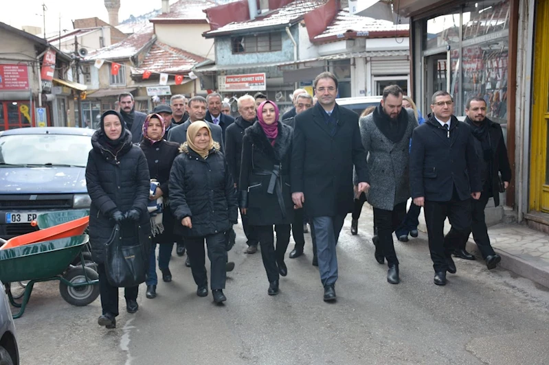 MHP, Afyonkarahisar'daki esnafla iletişimi güçlendiriyor