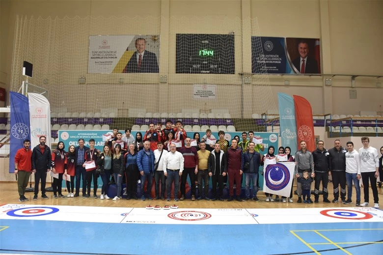 Afyonkarahisar'da Floor Curling Grup Müsabakaları Heyecan Dolu Bir Şekilde Tamamlandı