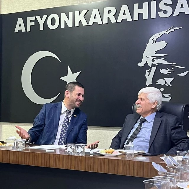İyi Parti Afyonkarahisar Belediye Başkan Adayı Alper Yağcı, Kent Konseyi'ni ziyaret etti.