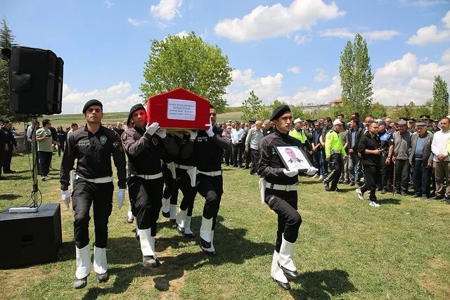 Polis Memuru Görevi Başında Şehit Oldu