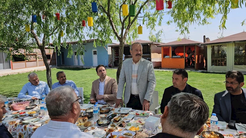 MHP Afyonkarahisar Milletvekili Mehmet Taytak İle Parti Üyeleri Kahvaltıda Bir Araya Geldi