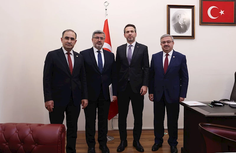 AK Parti Milletvekili Ali Özkaya, Enerji ve Tabii Kaynaklar Bakanı Alparslan Bayraktar'ı Ziyaret Etti