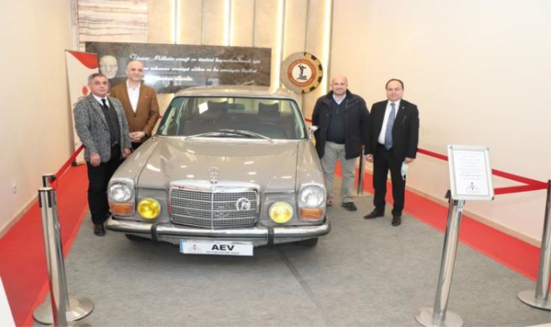 1971 model klasik Mercedes, Istanbul’da yasayan is insani Gökhan Subasi tarafindan satin alindi.