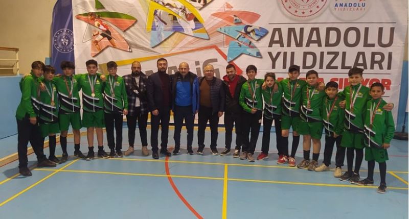 2021 - 2022 Sezonu Anadolu Yildizlar Ligi Hokey Grup Müsabakalari Afyonkarahisar’in ev sahipliginde yapildi.